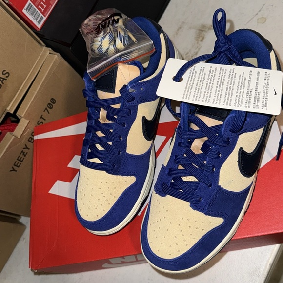 Sold - Picture 3 of 3